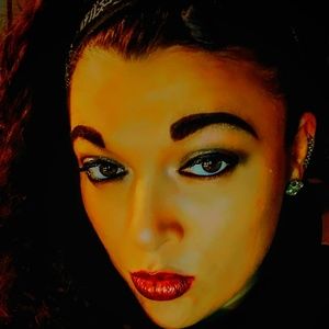 Meet your Posher, Candace